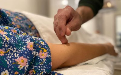 The Benefits of Combining Massage Therapy and Acupuncture for Pain Relief